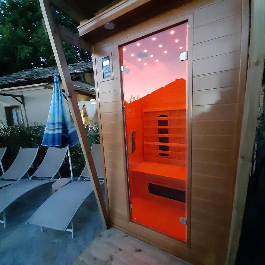 Семеен Хотел Скендерова Къща Lesjten Exteriör bild